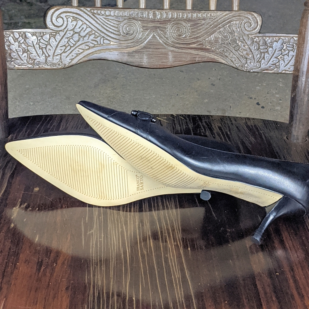 Franco Sarto Low Heel with Buckle Detail - Picture 4 of 6